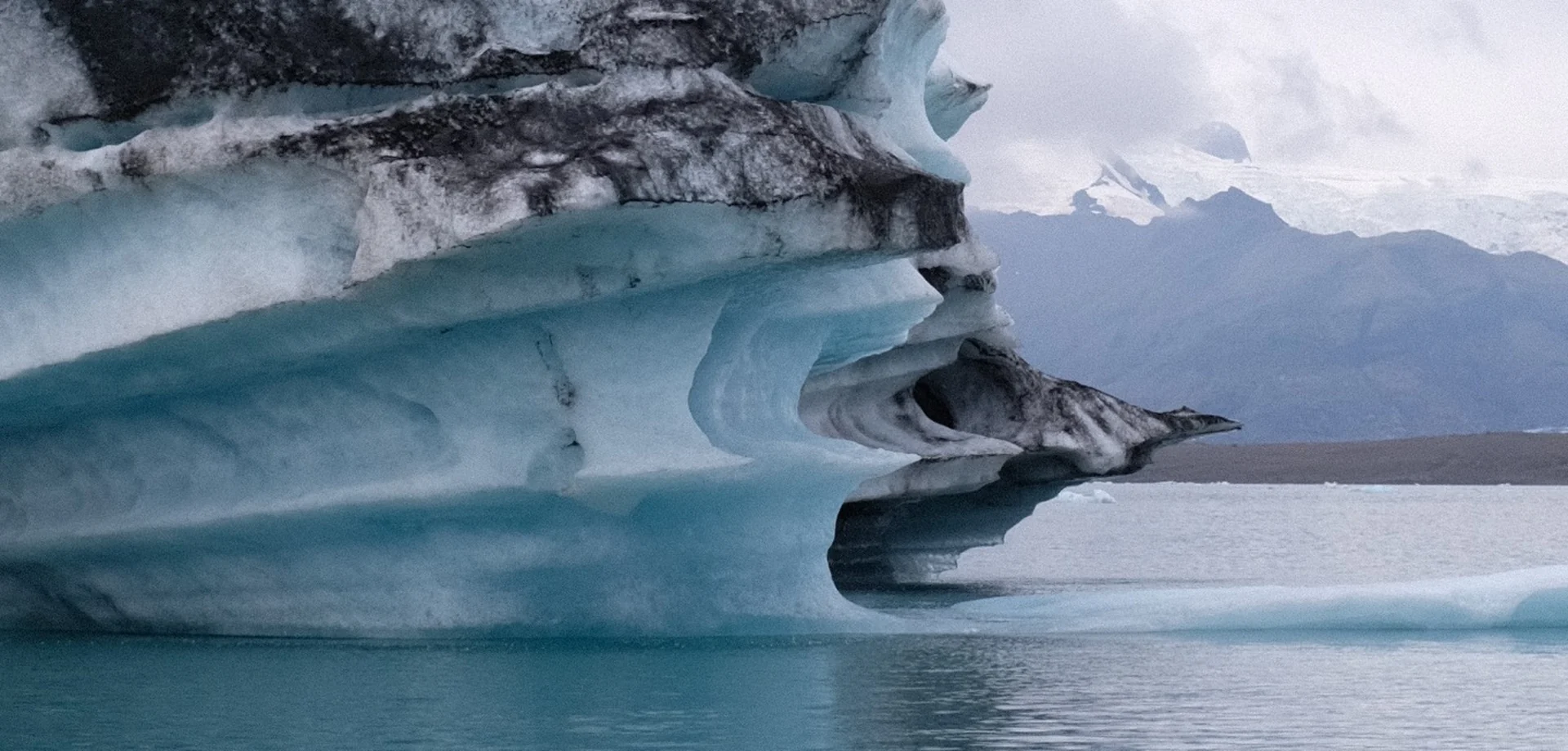 Icelandic glacier lagoon landscape for ASKA's 360 growth approach